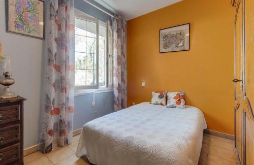 Sauveterre House | Villa with swimming pool in Sorgues
