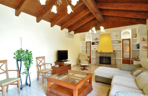 Consell Villa | VILLA WITH TENNIS COURT AND POOL BAR