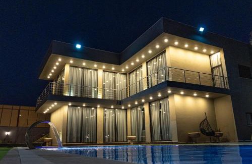 Al-Maghtas Ski Chalet | Villa Zain