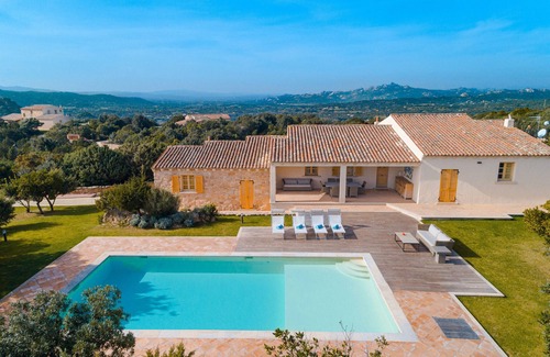 Arzachena Villa | Villa 'Zino' with Sea View, Private Pool and Wi-Fi
