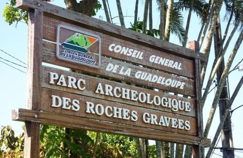 Trois-Rivieres House | VillaBadlou "Lodge Ti-Kaco Vanille"