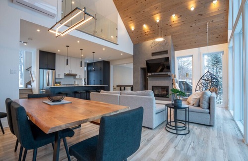 Saint-Damien Apartment | VillaBaraka| Envol Huards|Hot Tub | EV |Pool Table
