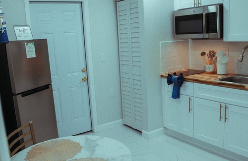 San Carlos Park Apartment | VillaBellaBlue/Near Airport/Laundry/Patio