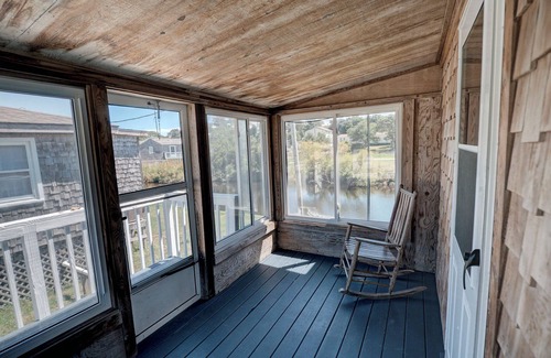 Buxton Cottage | Village Accomodations - Two Bedroom Cottage Two Doubles and Two Twins