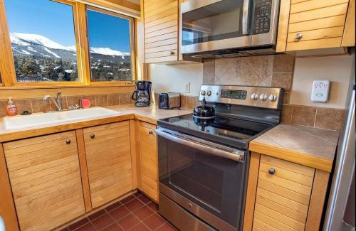 Peak 9 House | Village at Breckenridge Peak 9 Inn, Liftside 4414