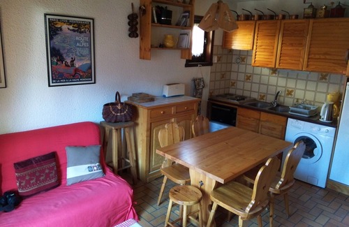 Monetier-les-Bains Apartment | Village center, duplex 6 people south full with balcony, near tracks, beautiful view