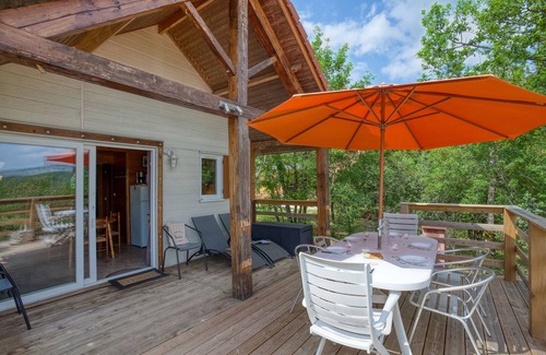 Orliaguet Ski Chalet | Village de gîtes La Truffière: Chalet 6 pers with heated swimming pool - Dordogne