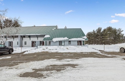 Stowe Area Condo | Village Green 10F: 2 br, gas fireplace, resort amenities!