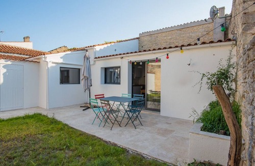 Saint-Pierre-d'Oleron House | Village house with terrace and small garden in the heart of Saint Pierre d'Oleron