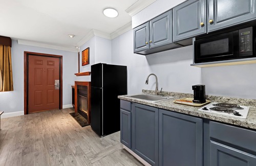 Clarence Hotel | Village Haven Inn & Extended Stay