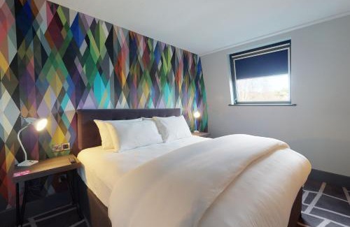 Bracknell Hotel | Village Hotel Bracknell