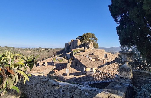 Menerbes House | Village house in Ménerbes with a swimming pool and a dramatic view