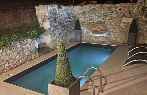 Menerbes House | Village house in Ménerbes with a swimming pool and a dramatic view