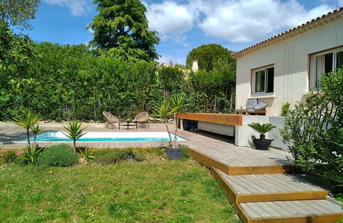 Caveirac House | Village house near Nîmes, swimming pool, treehouse, trampo, Clim, plancha