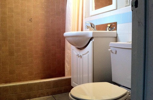 Tulare Hotel | Village Inn