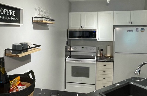 Whistler Cay Heights Condo | Village, Mountain Access, Cozy, Hot Tub: JerseyCreamHideaway
