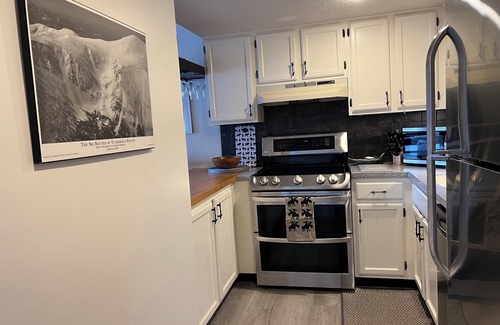 Lincoln House | Village of Loon Townhouse AC Pool Internet Panoramic Views No Entry Level Steps
