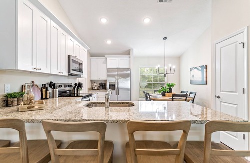 Summerfield House | Village Retreat Large and Spacious Home near the Villages.