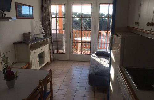 Bourgenay Apartment | Village Vacances 2 bedroom apartment for 6 people Port Bourgenay