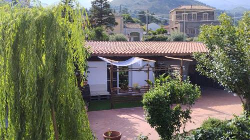 Viagrande House | Villamonterosso
