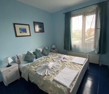 Chernomorets Resort | Villas and Bungalows Panorama