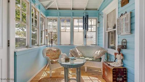 Villas House | Villas Cottage By The Bay