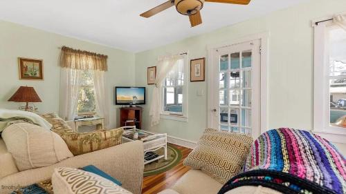 Villas House | Villas Cottage By The Bay