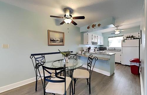 Pensacola Beach Apartment | Villas on the Gulf #H6