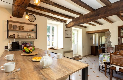 Saint-Coulomb House | Ville Guerin by Interhome