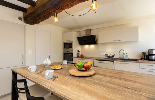 Saint-Coulomb House | Ville Guerin by Interhome