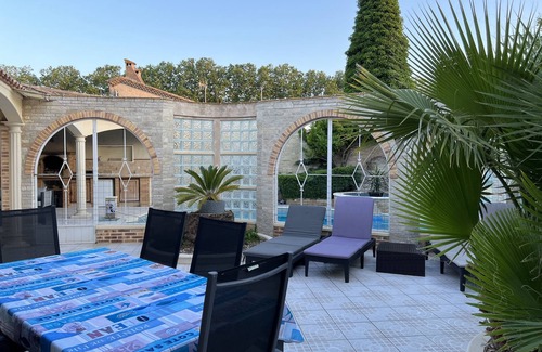 Villeneuve-les-Beziers House | Villeneuve les Béziers, Globetrotteur, Villa 8pers