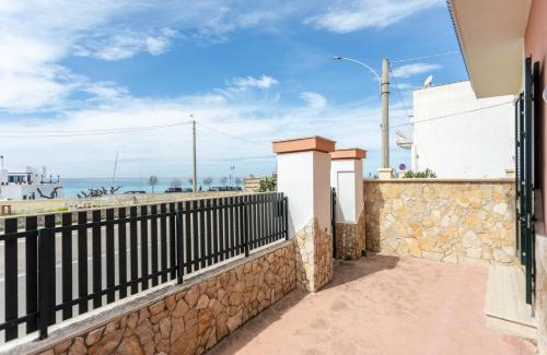 Lido Conchiglie House | Villetta Bianca sulla spiaggia - Apulia Home