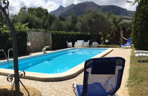 Torre Colonna-sperone Villa | Villetta con Piscinaideale per Vacanze in Famiglia o con gli Amici!
