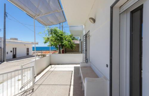 Posto Rosso House | Villetta Mary vista mare