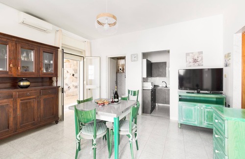 Torre Castiglione Apartment | Villetta Stella Castiglione by BarbarHouse