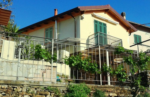 Stellanello Cottage | Villetta under the olive trees with terrace, barbecue and spectacular views