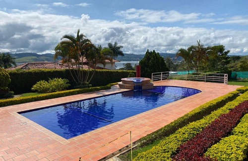 Calima Villa | Villla Celeste, 5 Minutes From Lake Calima