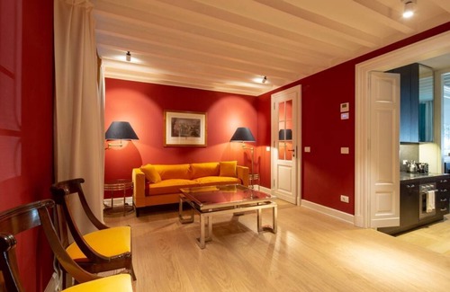 San Niccolo Apartment | Villoresi Apt. 1 Stunning, newly-renovated designer apartment