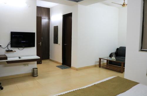 Gurugram Hotel | Vinayak Stay Sector 43