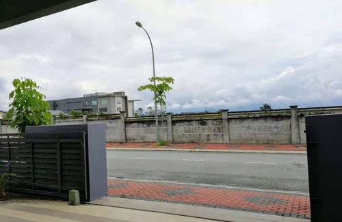 Hulu Kinta House | Vince's Ipoh SemiD Bungalow Homestay MAPS Tenby Lost world