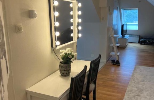 Centrum Apartment | Vindsvåning på Salängen