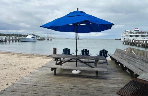 Vineyard Haven Apartment | Vineyard Harbor Motel