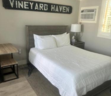 Vineyard Haven Apartment | Vineyard Harbor Motel