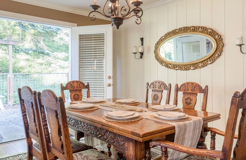 Freeland House | Vineyard House - Walk to Downtown Freeland
