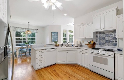 Seneca House | Vineyard Oasis on Lake Keowee