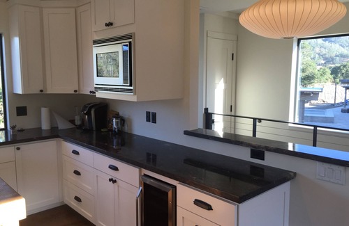 Calistoga Cottage | Vineyard View Guest House