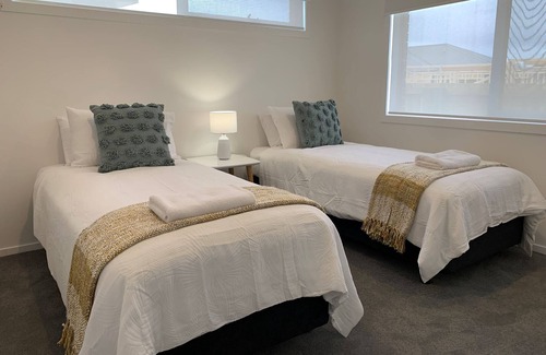 Rokeby House | Vineyard Views, Brand NEW-Sleeps 6,20 Mins to CBD