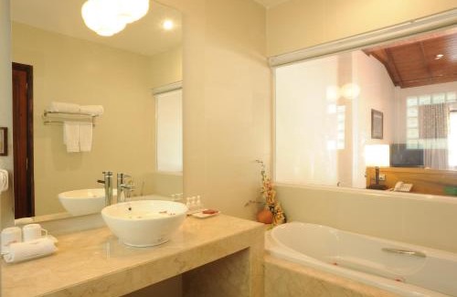 Minh An Resort | Vinh Hung Riverside Resort & Spa