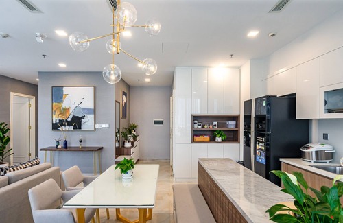Ben Nghe Condo | VINHOMES LUXURY & SPACIOUS Condo for Group/Family w/ STUNING VIEW - 3/BEDS