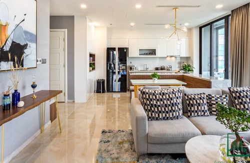 Ben Nghe Condo | VINHOMES LUXURY & SPACIOUS Condo for Group/Family w/ STUNING VIEW - 3/BEDS